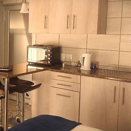 Ceelee'S Place Bloemfontein Esterno foto