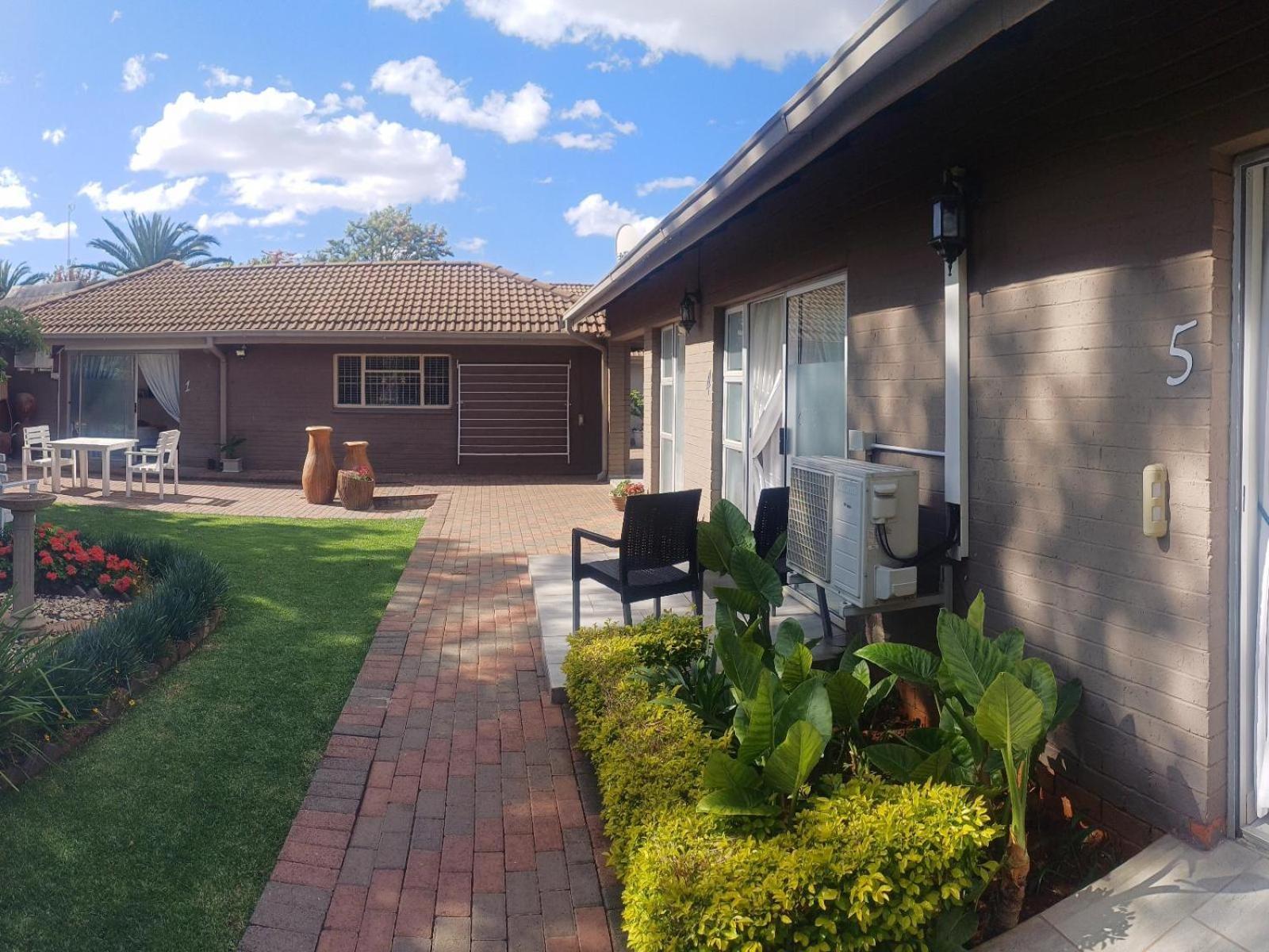 Ceelee'S Place Bloemfontein Esterno foto